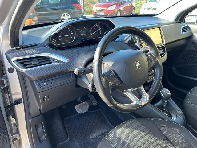 PEUGEOT 208 ALLURE 1.2 E-THP AUTO SPANISH LHD IN SPAIN 71000 MILES SUPERB 2018